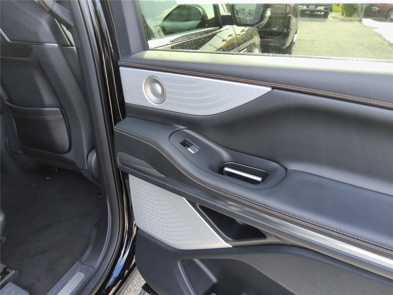 2027 Lincoln Navigator L