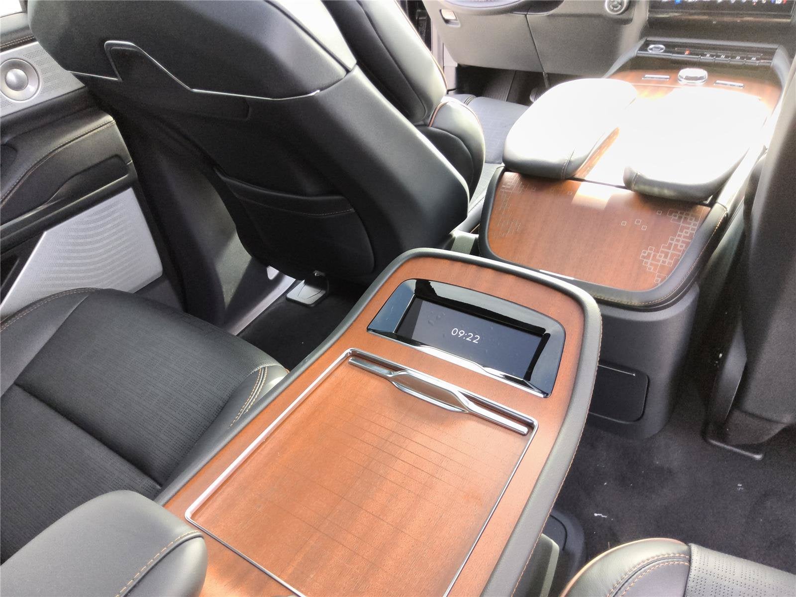 2027 Lincoln Navigator L