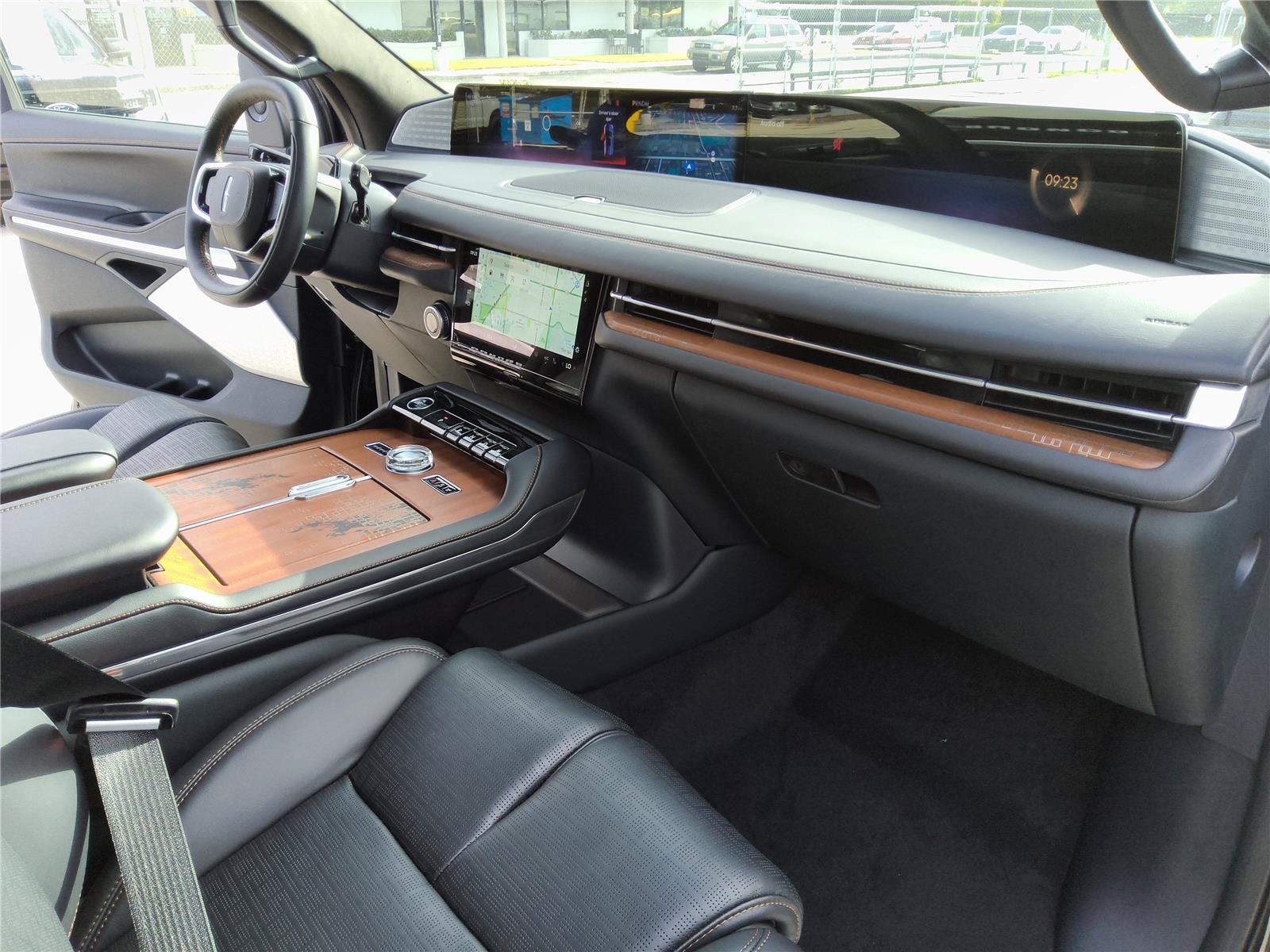 2027 Lincoln Navigator L