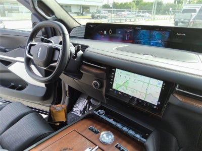 2027 Lincoln Navigator L