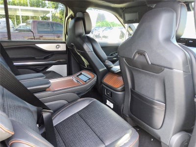 2027 Lincoln Navigator L