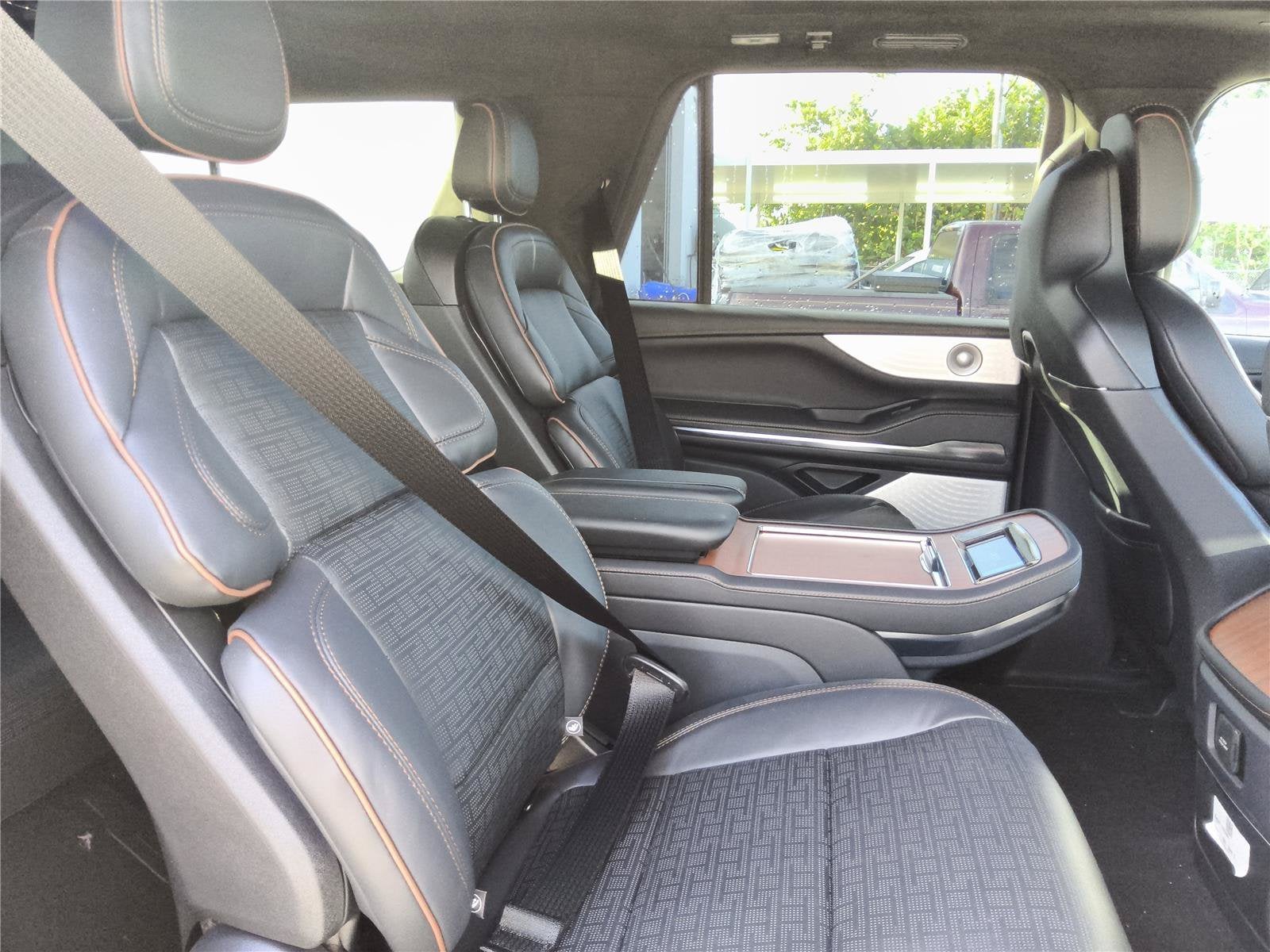 2027 Lincoln Navigator L