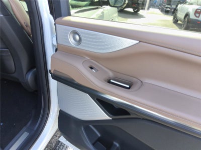 2027 Lincoln Navigator L