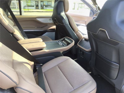 2027 Lincoln Navigator L