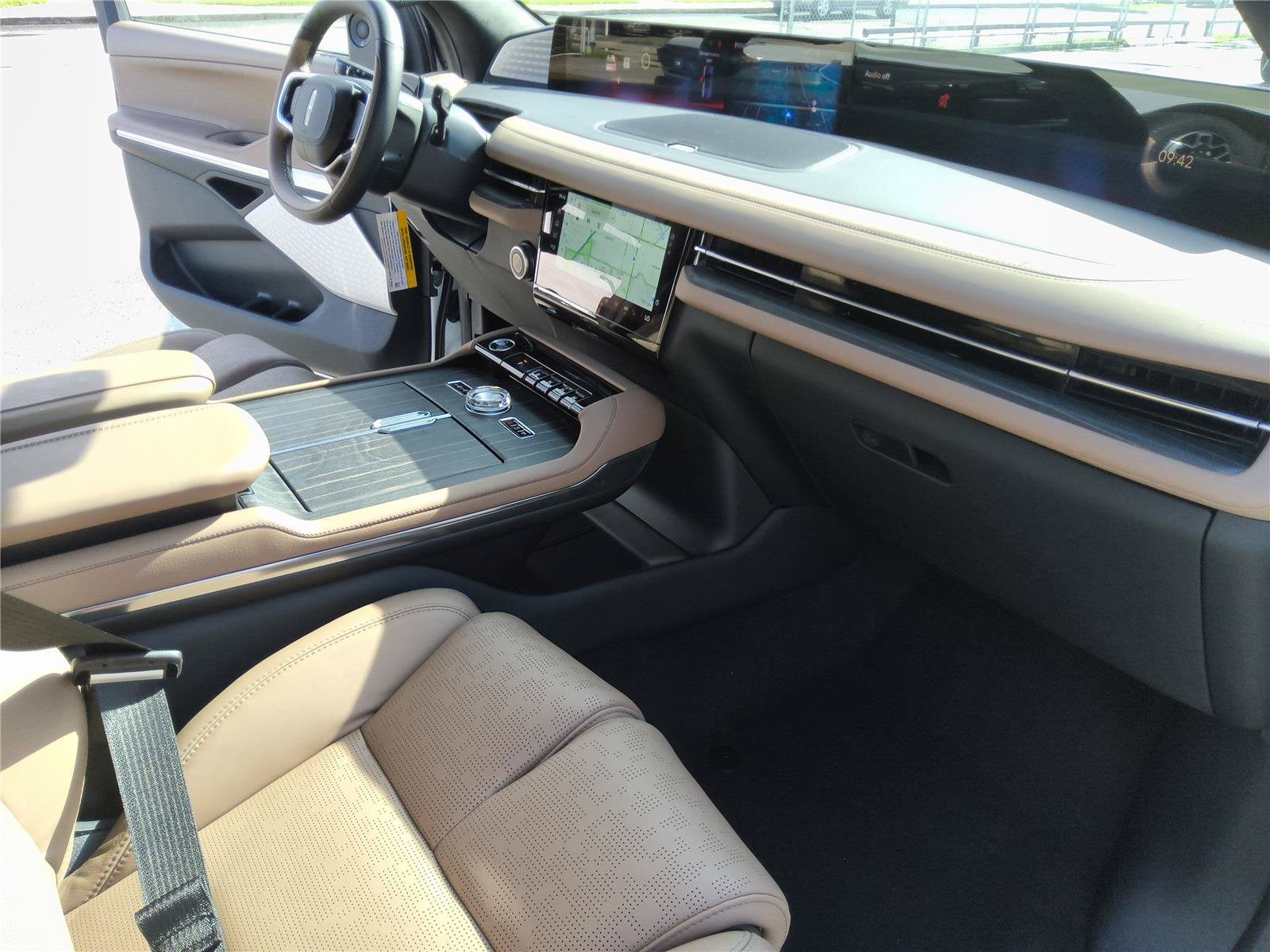 2027 Lincoln Navigator L