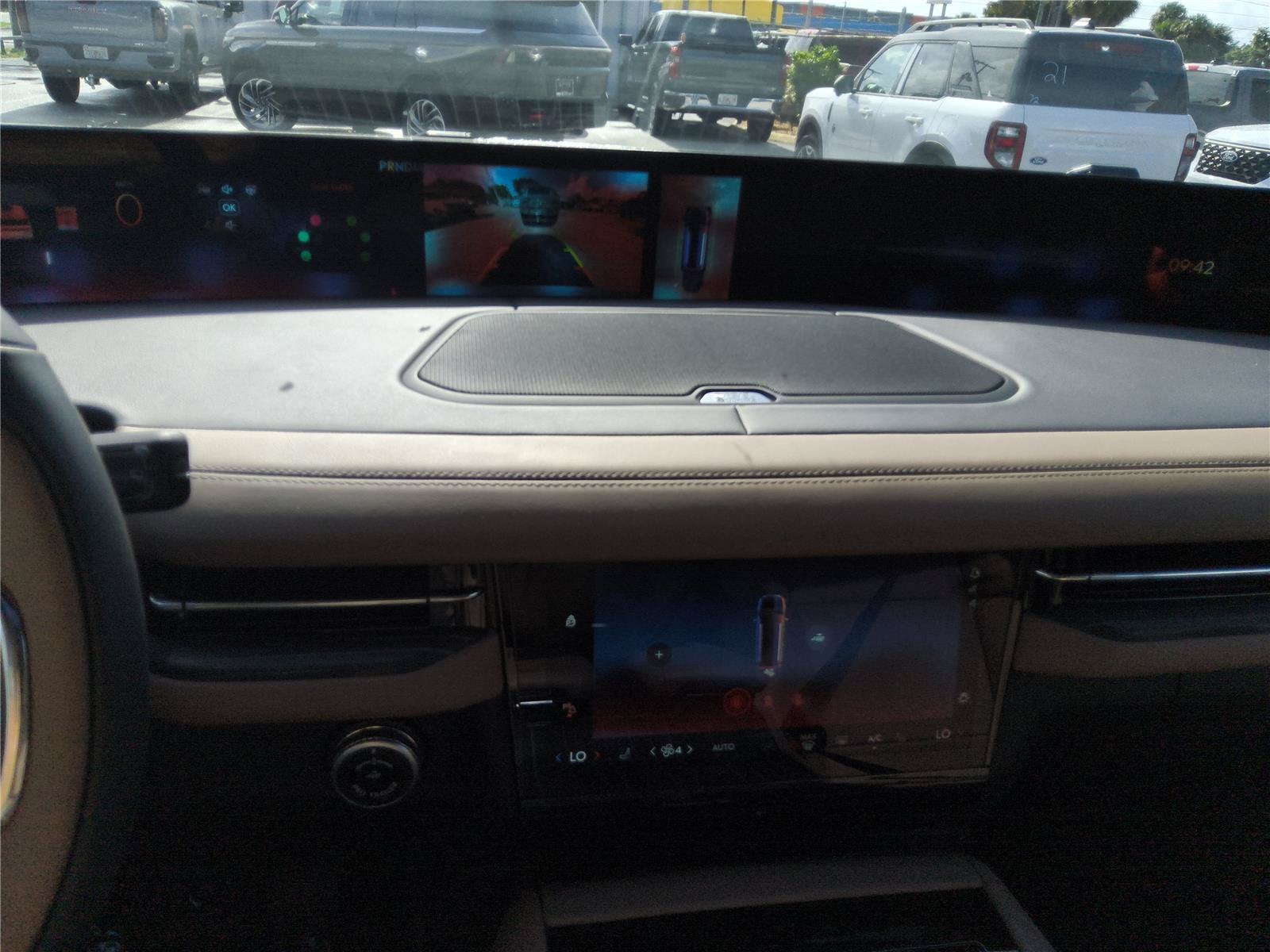 2027 Lincoln Navigator L