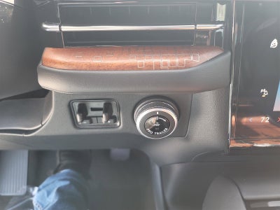 2025 Lincoln Navigator L