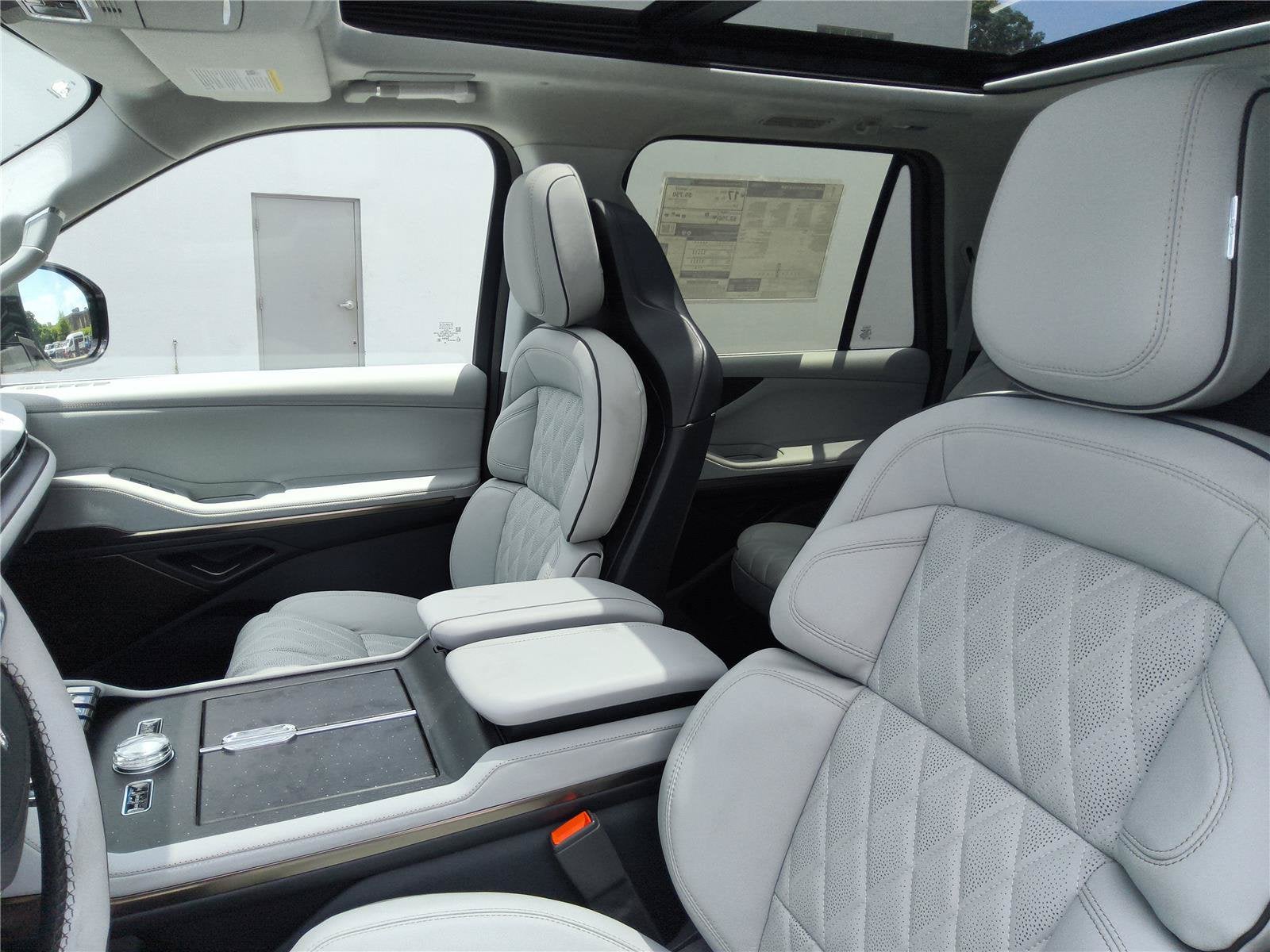 2027 Lincoln Navigator L