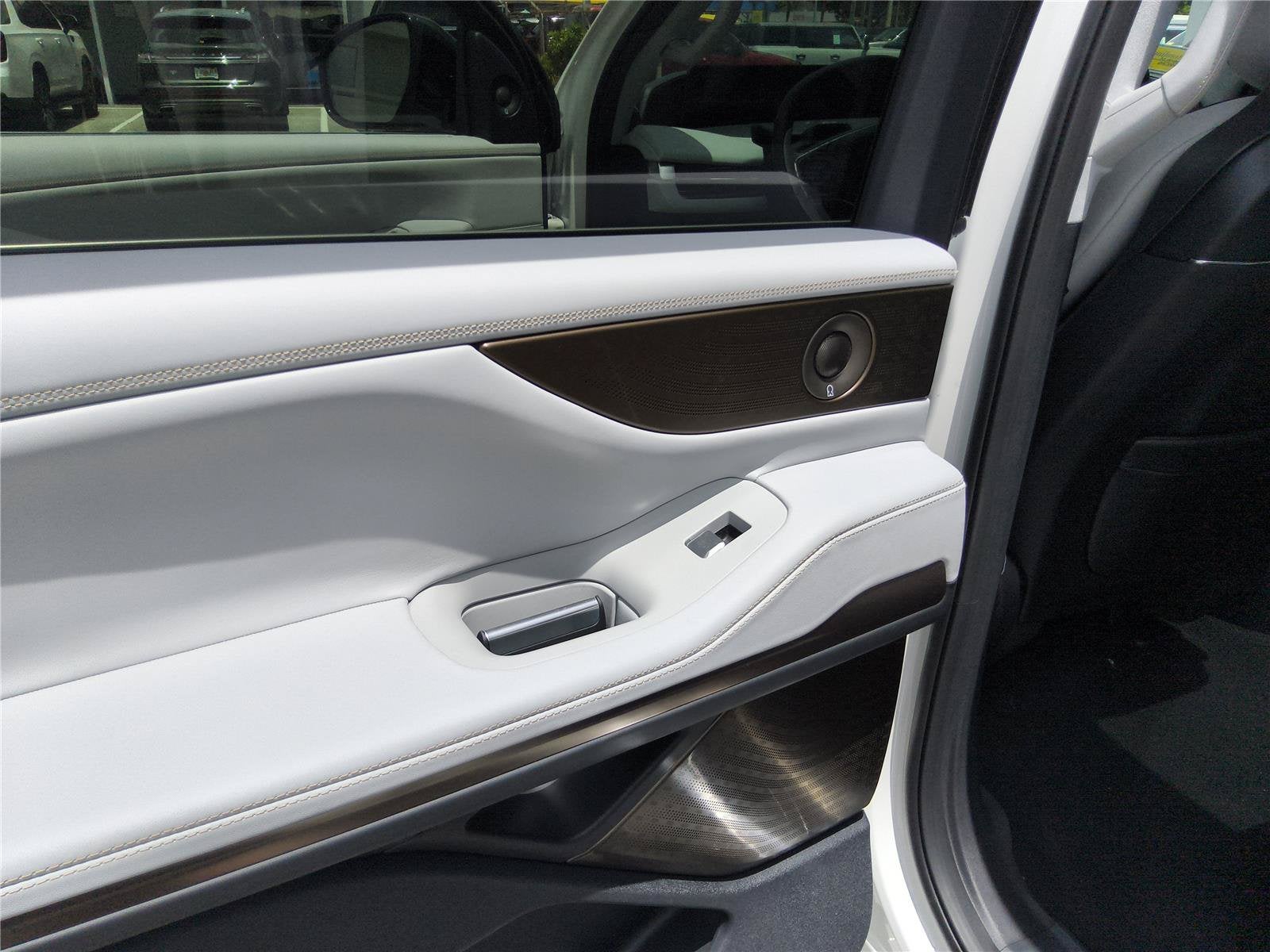 2027 Lincoln Navigator L