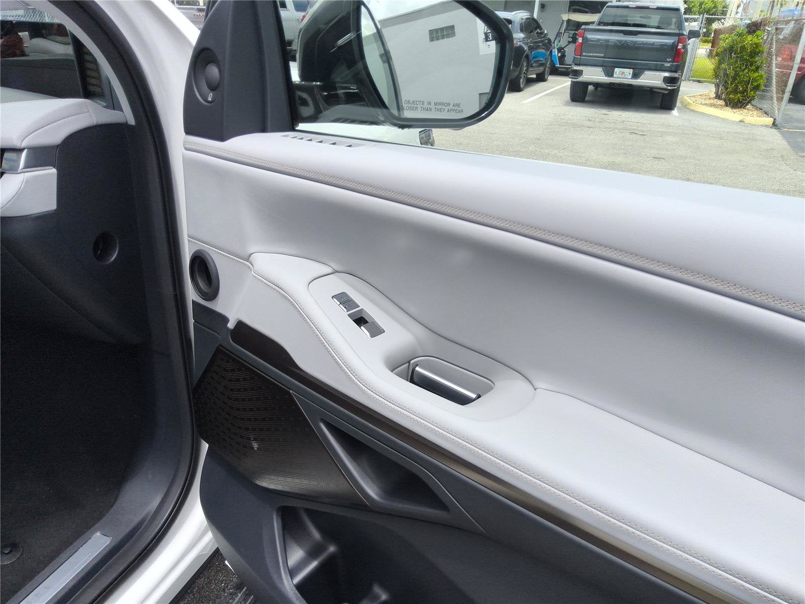2027 Lincoln Navigator L