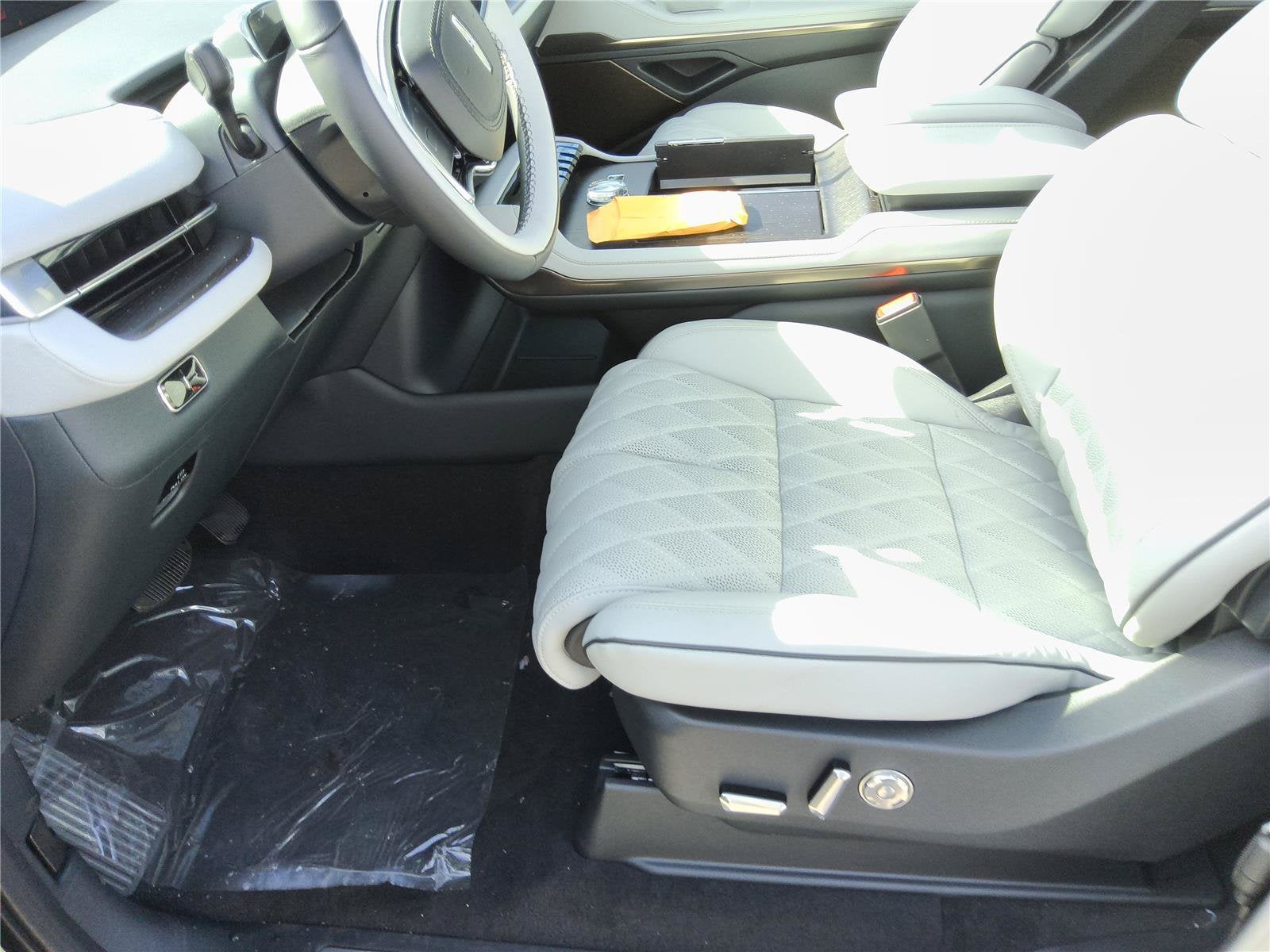 2027 Lincoln Navigator L