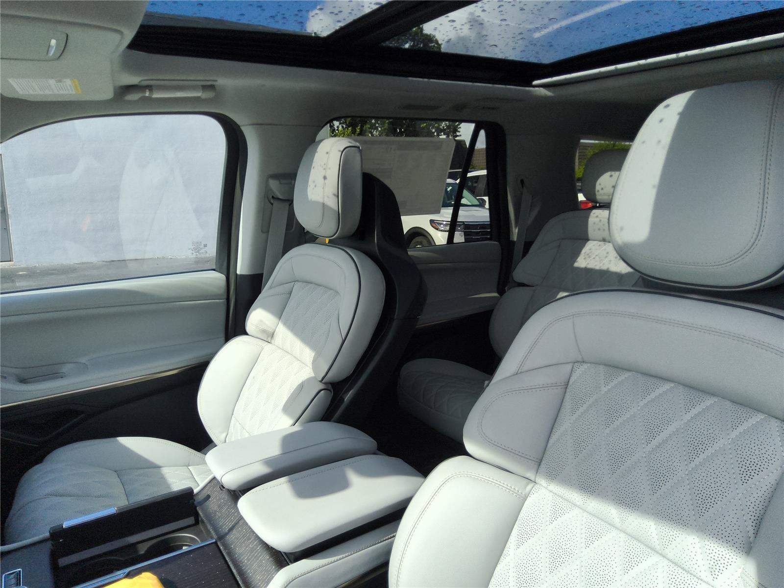2027 Lincoln Navigator L