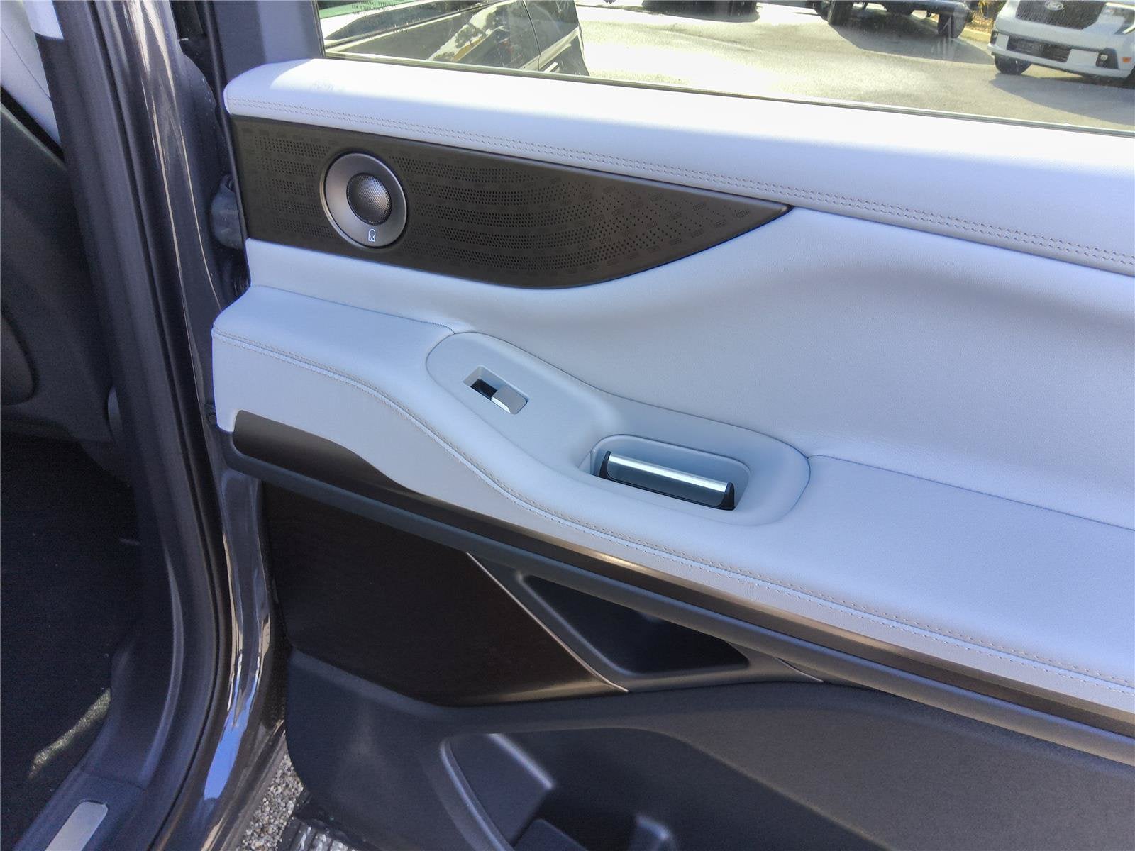 2027 Lincoln Navigator L