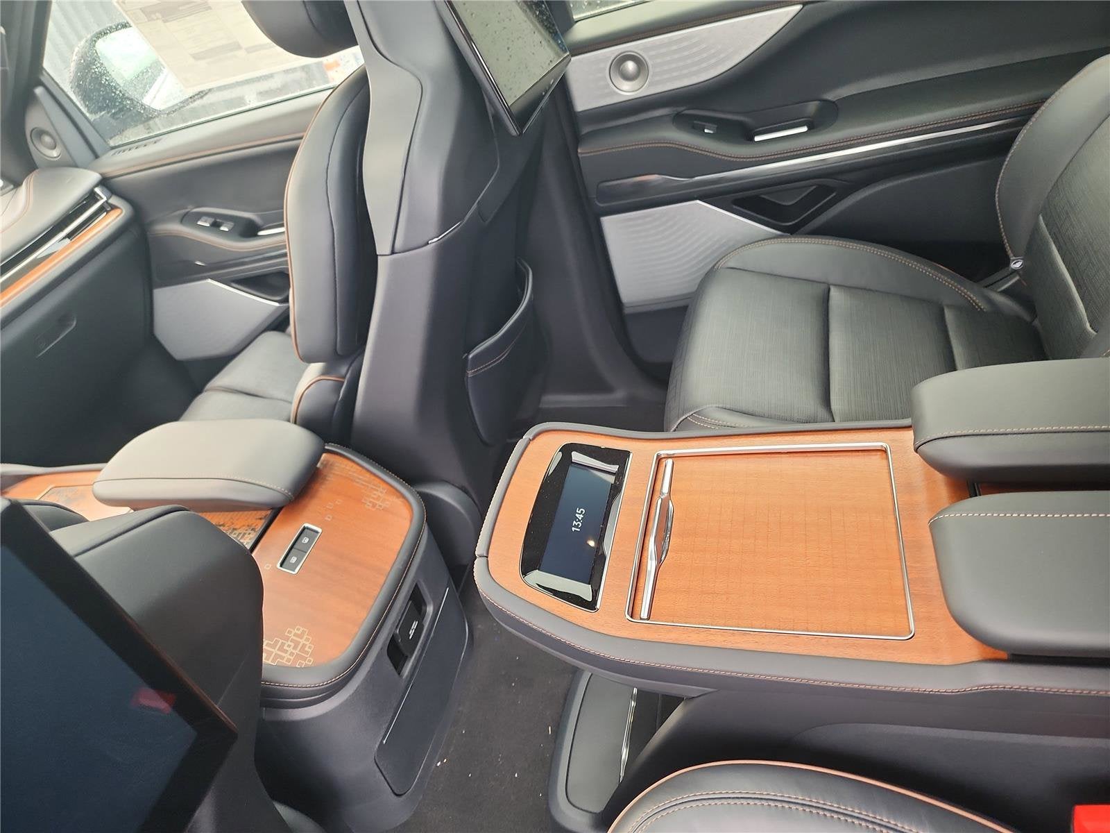 2025 Lincoln Navigator L