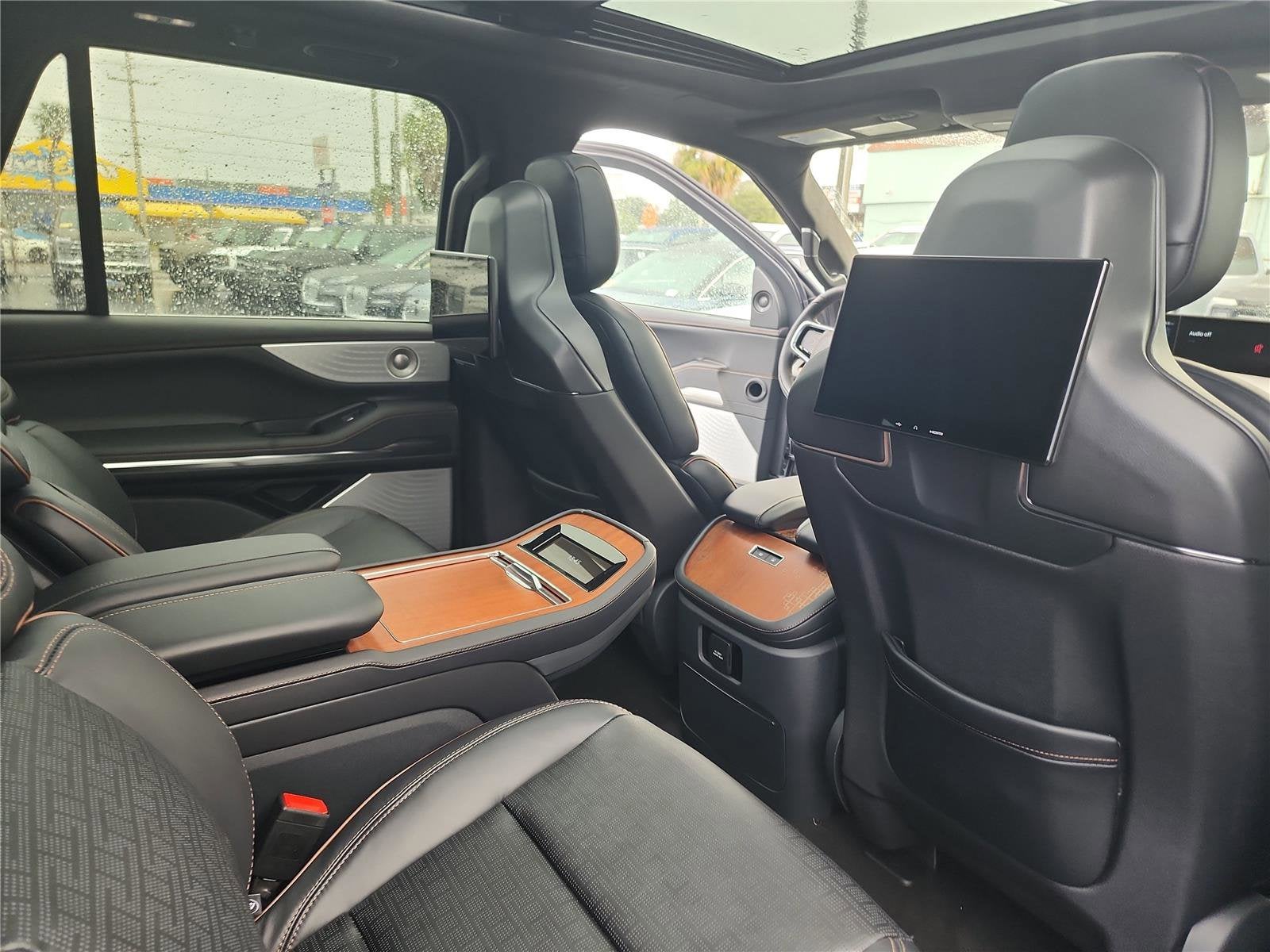 2025 Lincoln Navigator L