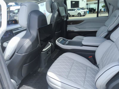 2025 Lincoln Navigator L Black Label