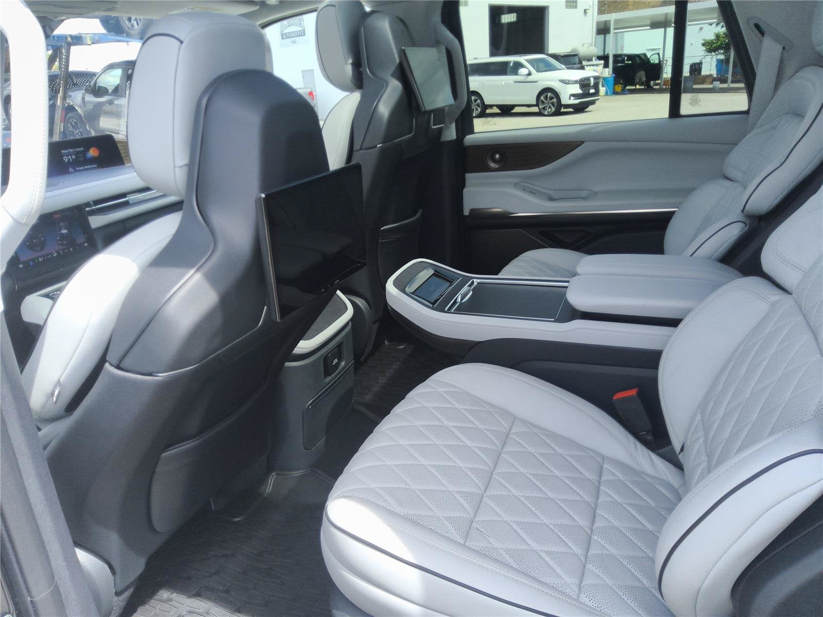 2025 Lincoln Navigator L Black Label