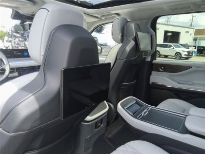 2025 Lincoln Navigator L Black Label