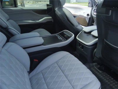 2025 Lincoln Navigator L Black Label