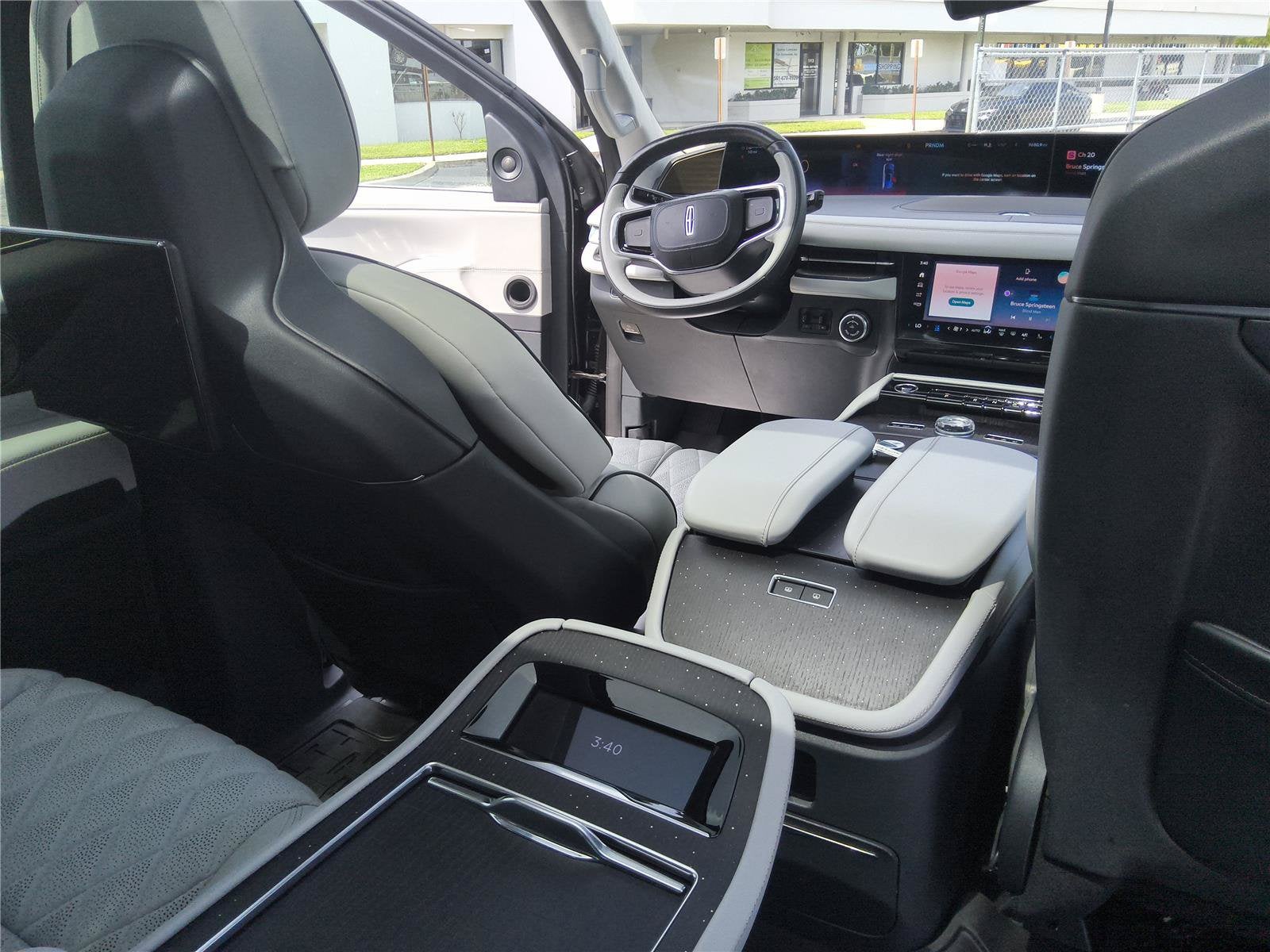 2025 Lincoln Navigator L Black Label