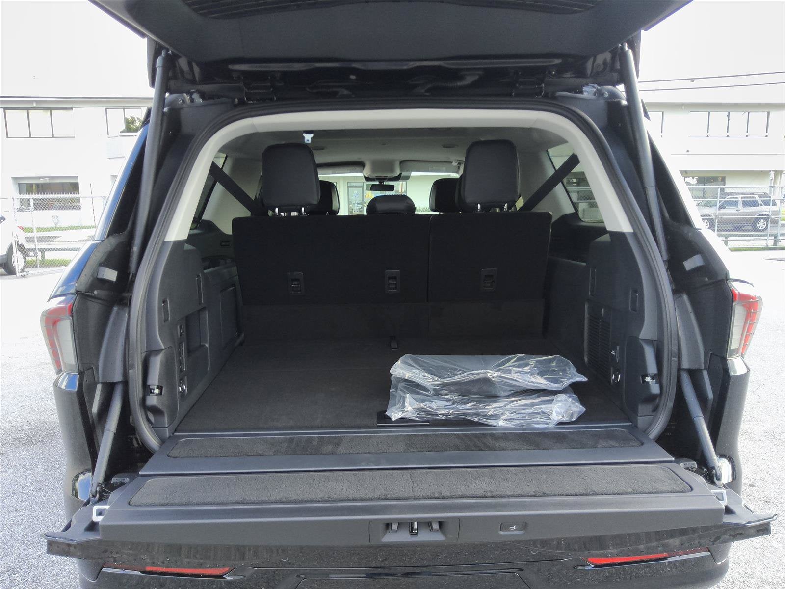 2027 Lincoln Navigator L