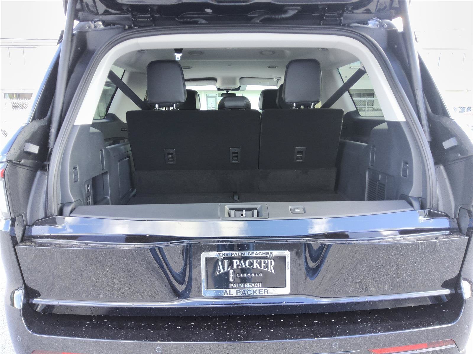 2027 Lincoln Navigator L