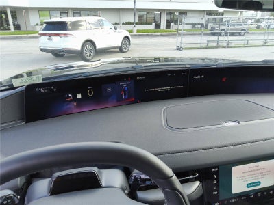 2027 Lincoln Navigator L