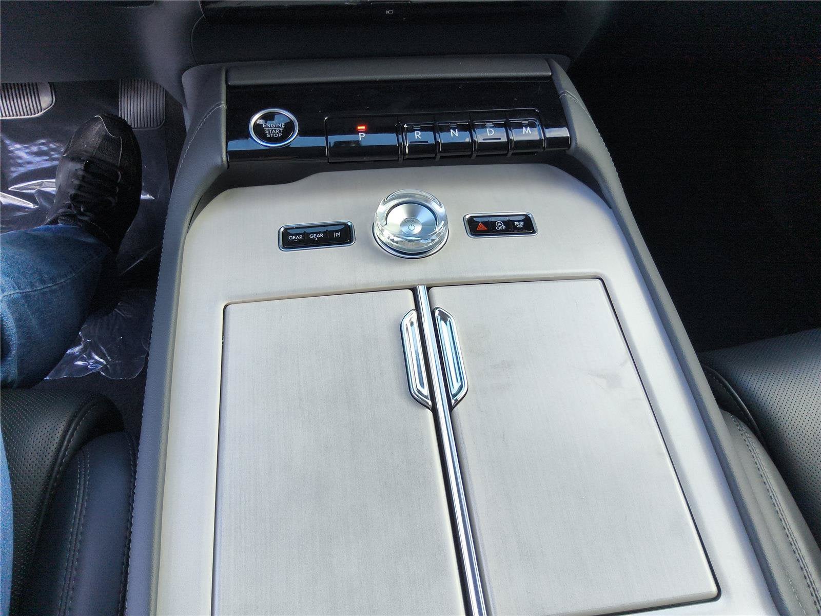 2027 Lincoln Navigator L