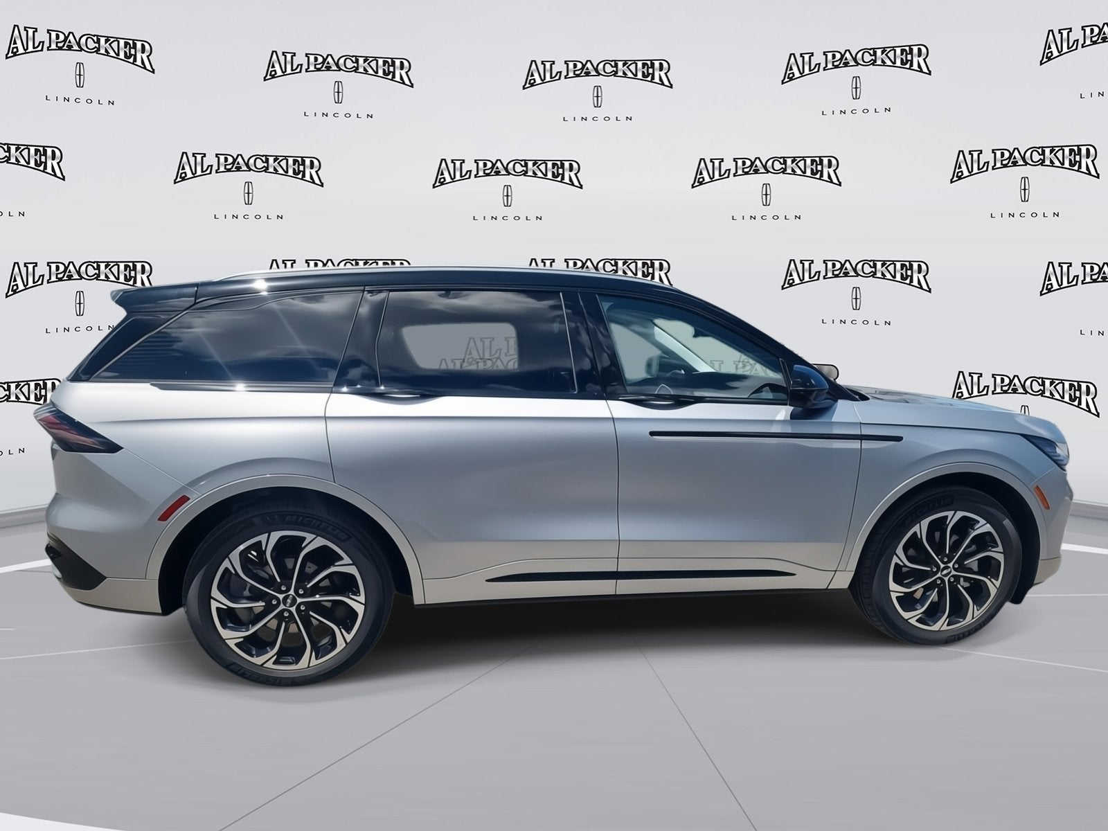 2025 Lincoln Nautilus Reserve