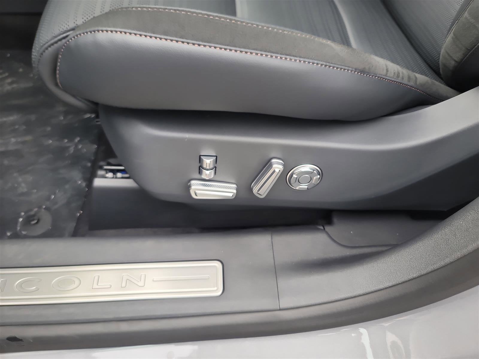 2025 Lincoln Nautilus Reserve