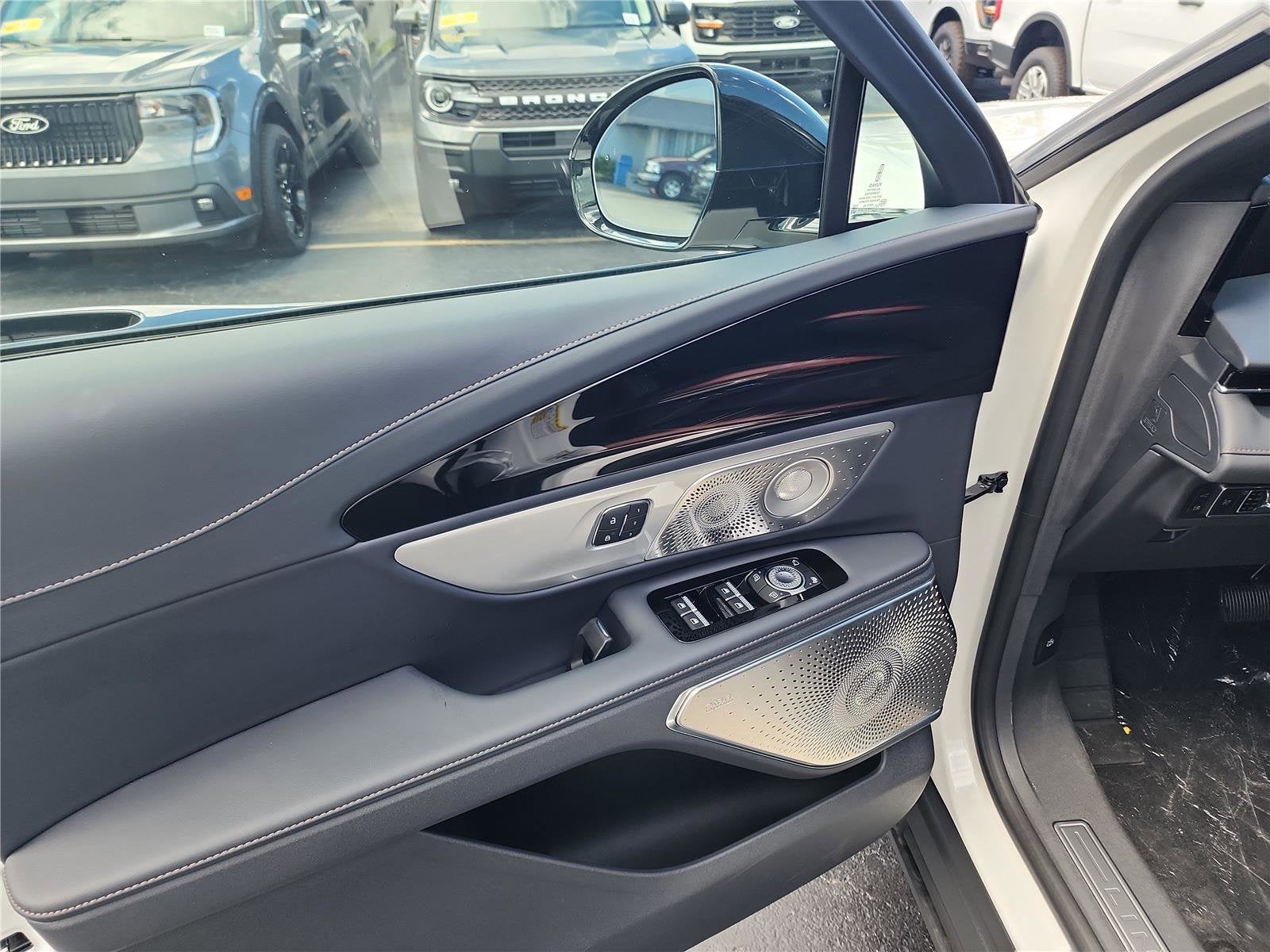 2025 Lincoln Nautilus Reserve