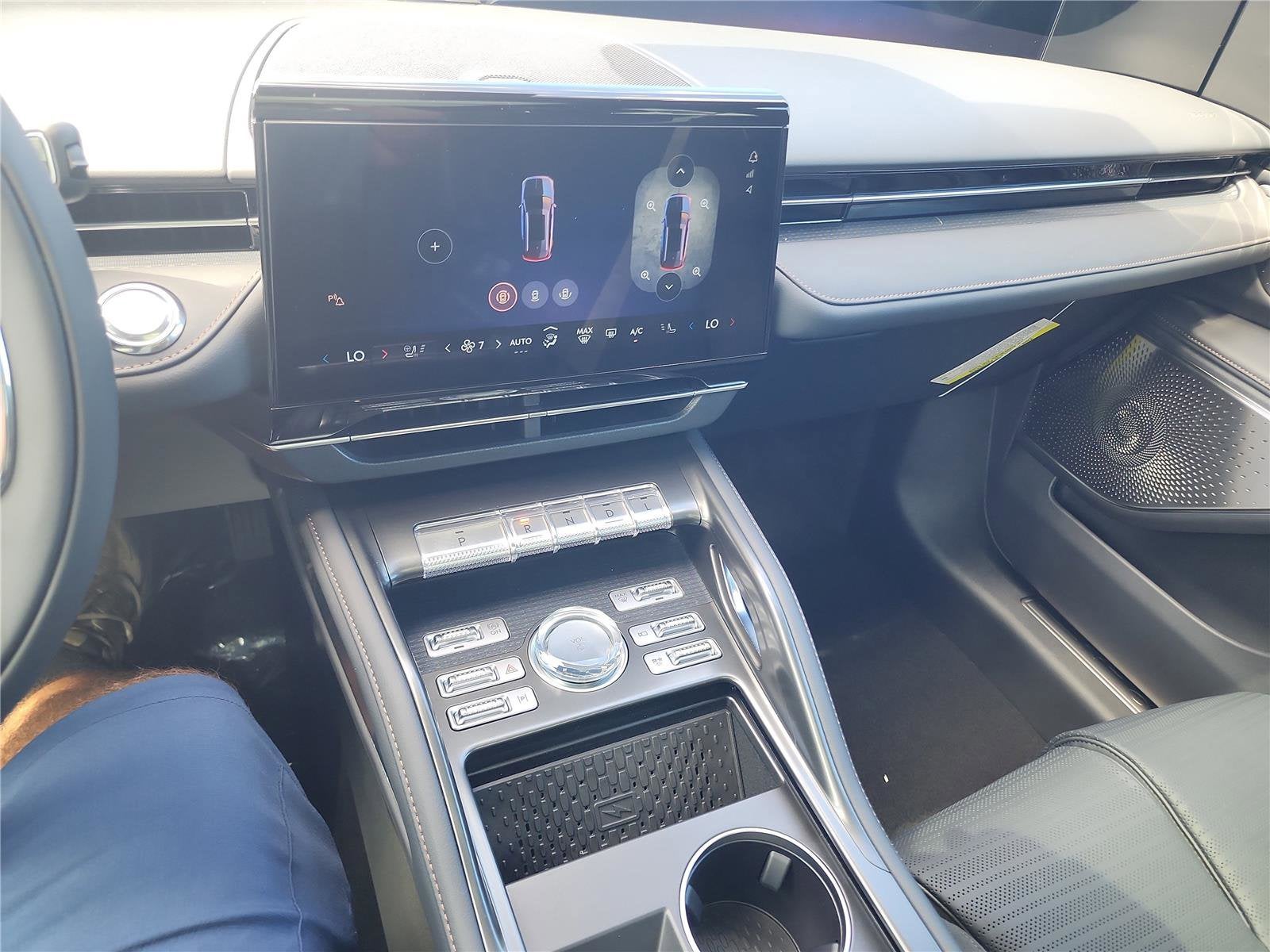 2025 Lincoln Nautilus Reserve