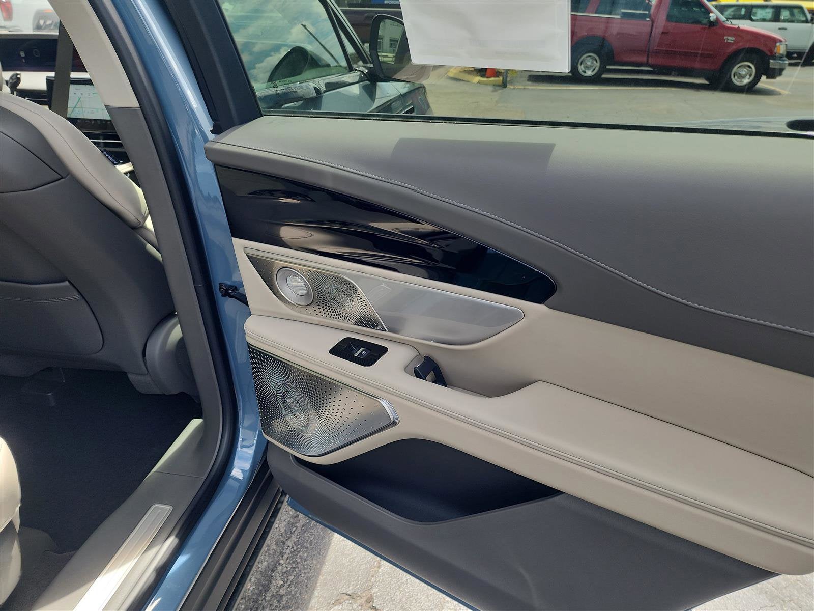 2025 Lincoln Nautilus Reserve