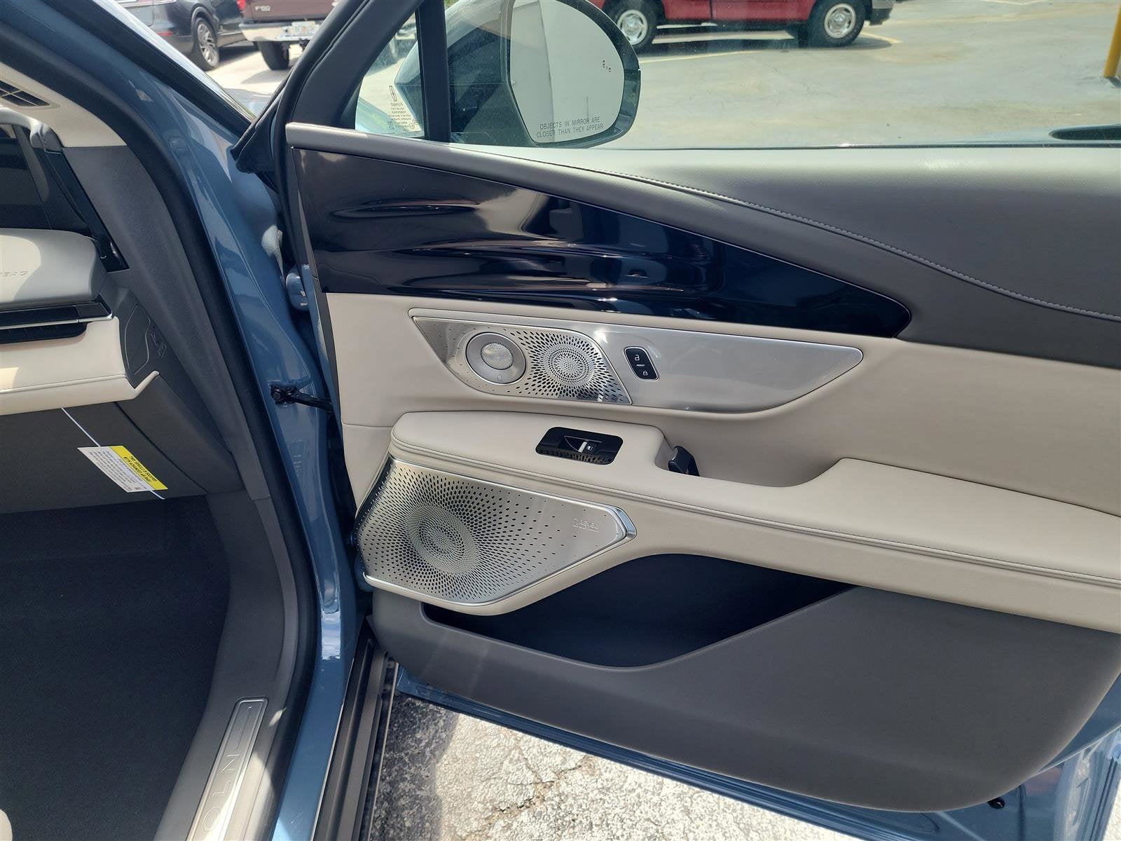 2025 Lincoln Nautilus Reserve