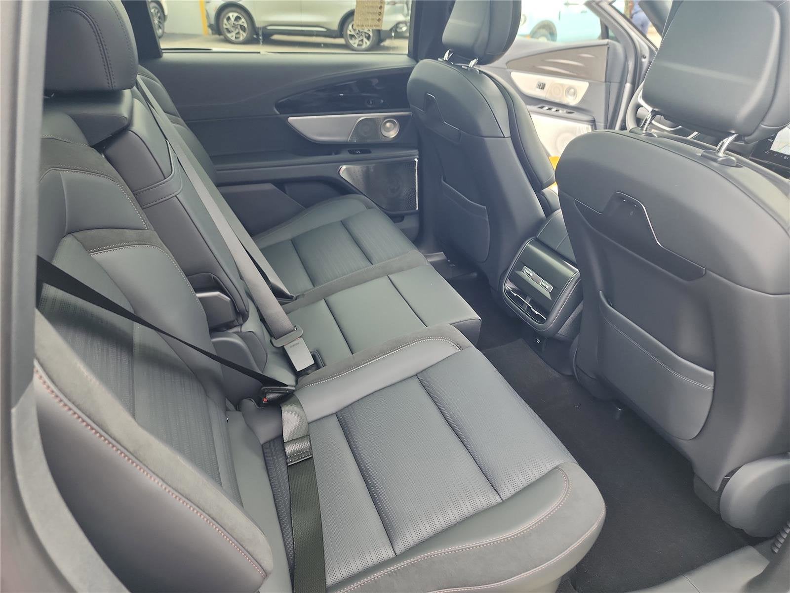 2025 Lincoln Nautilus Reserve