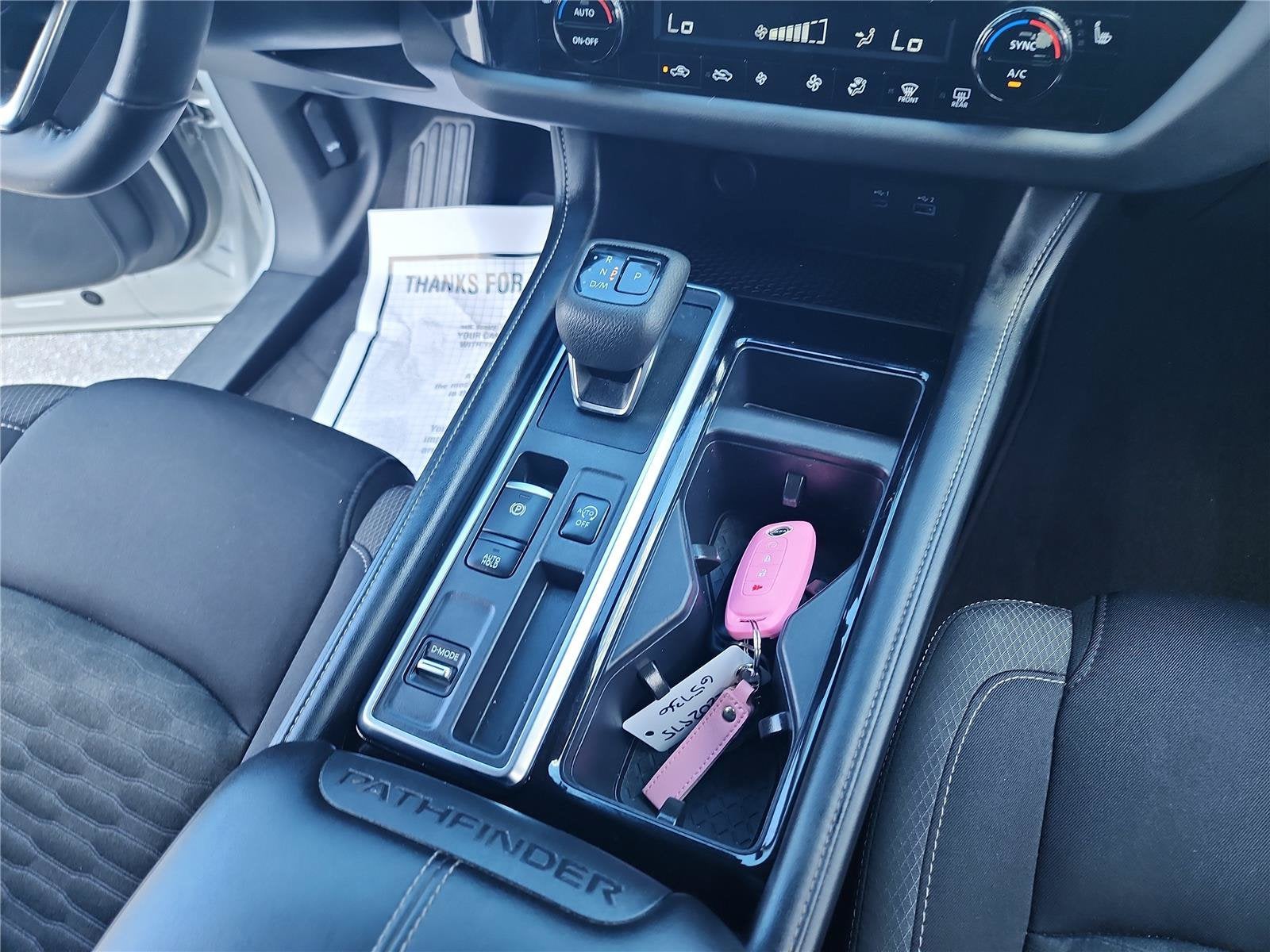 2024 Nissan Pathfinder SV