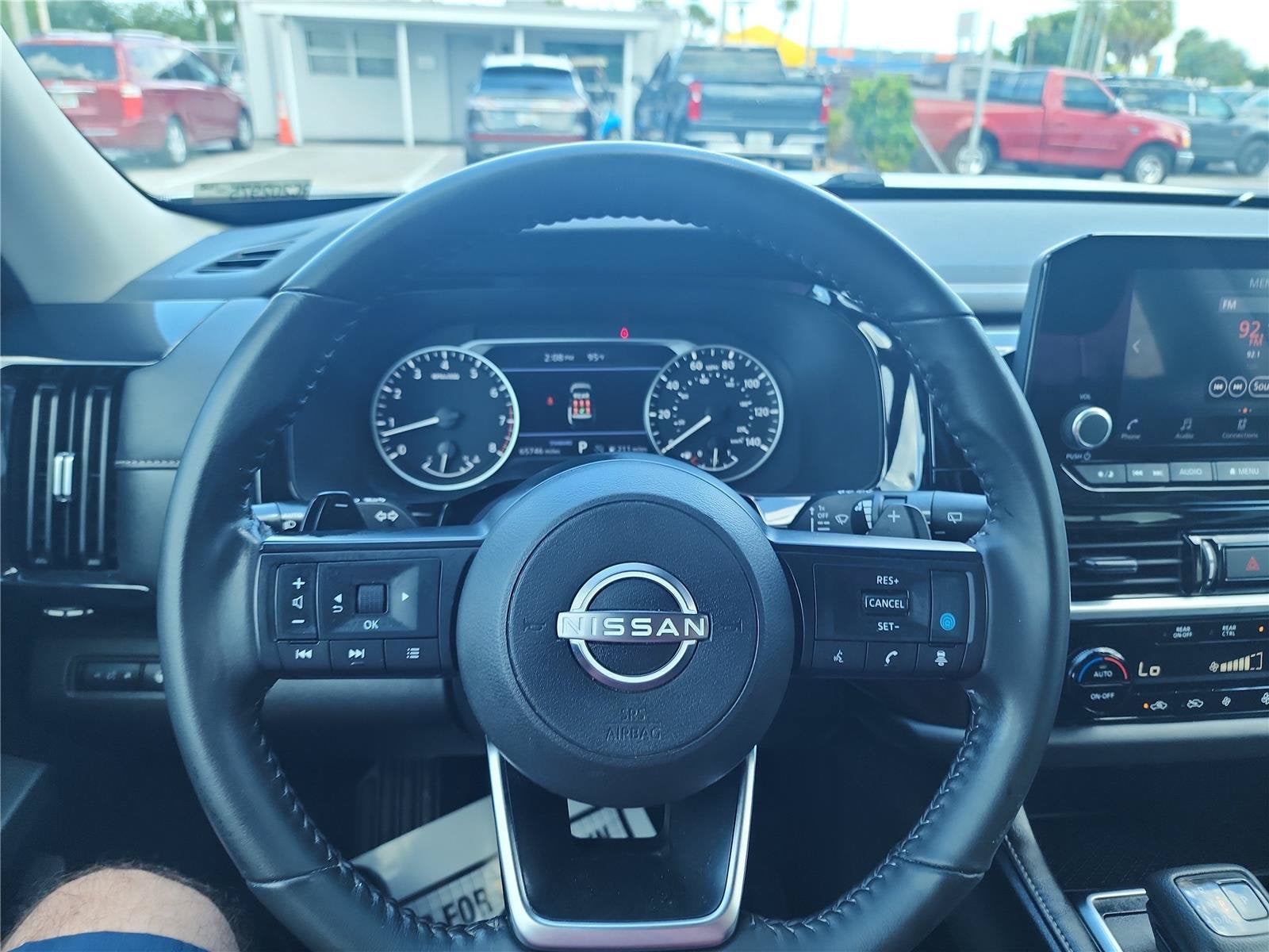 2024 Nissan Pathfinder SV