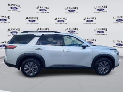 2024 Nissan Pathfinder SV