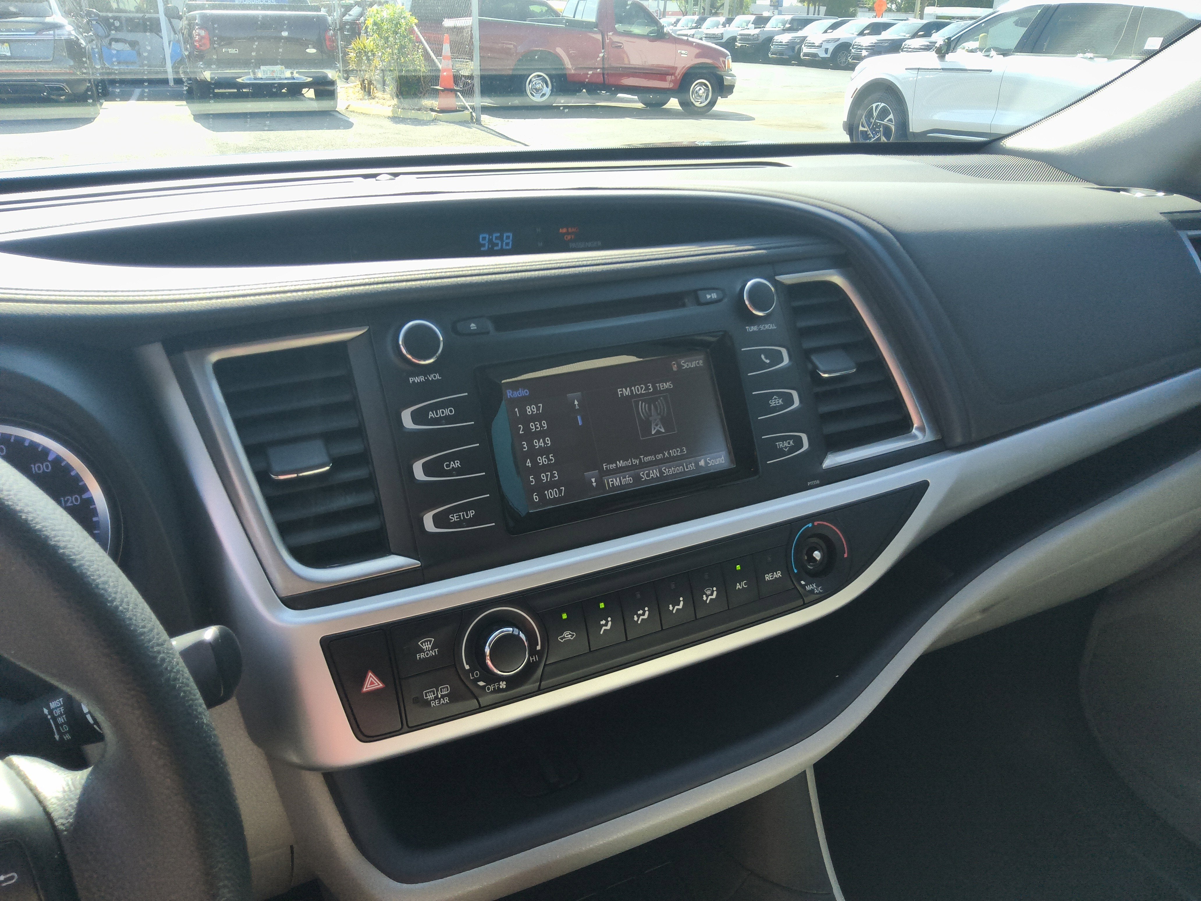 2018 Toyota Highlander LE
