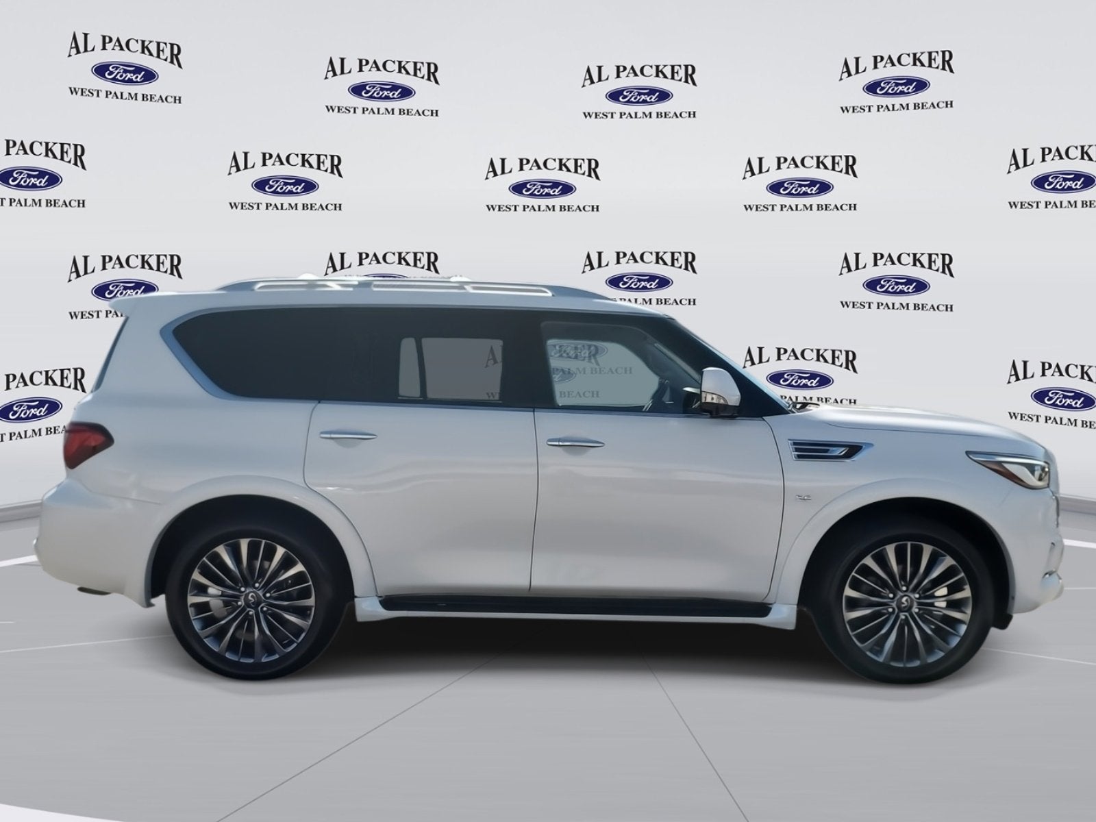 2019 INFINITI QX80 LUXE