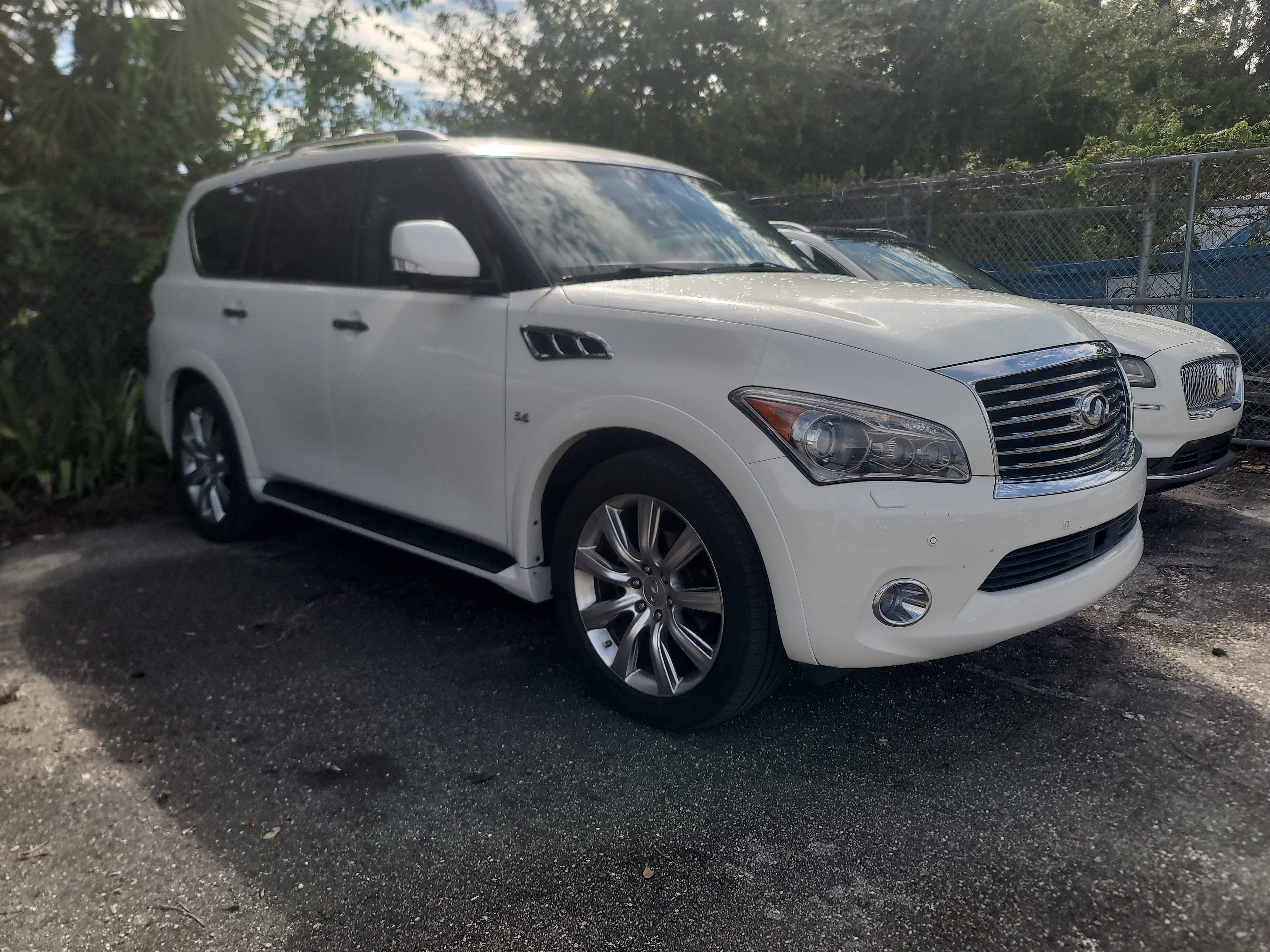 2014 INFINITI QX80 2WD 4dr