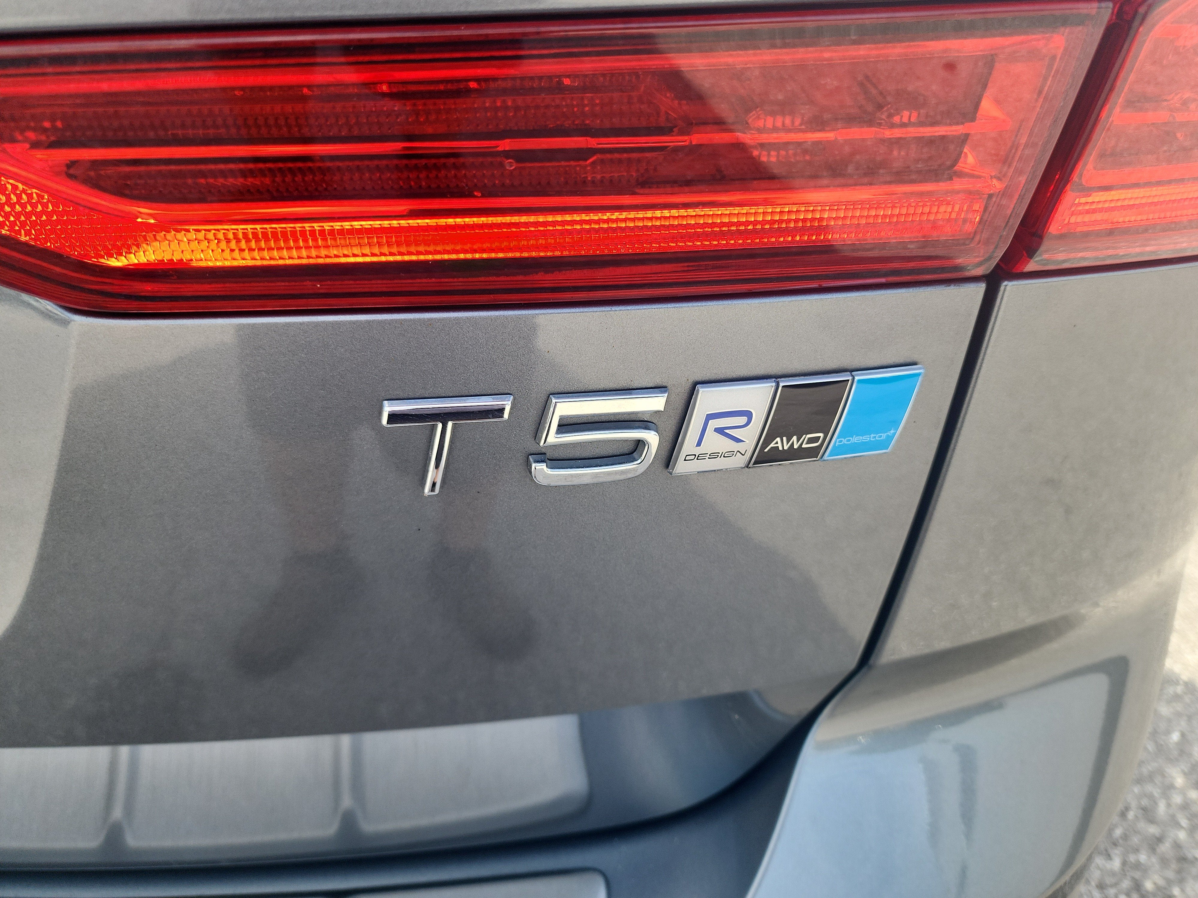 2018 Volvo XC60 R-Design