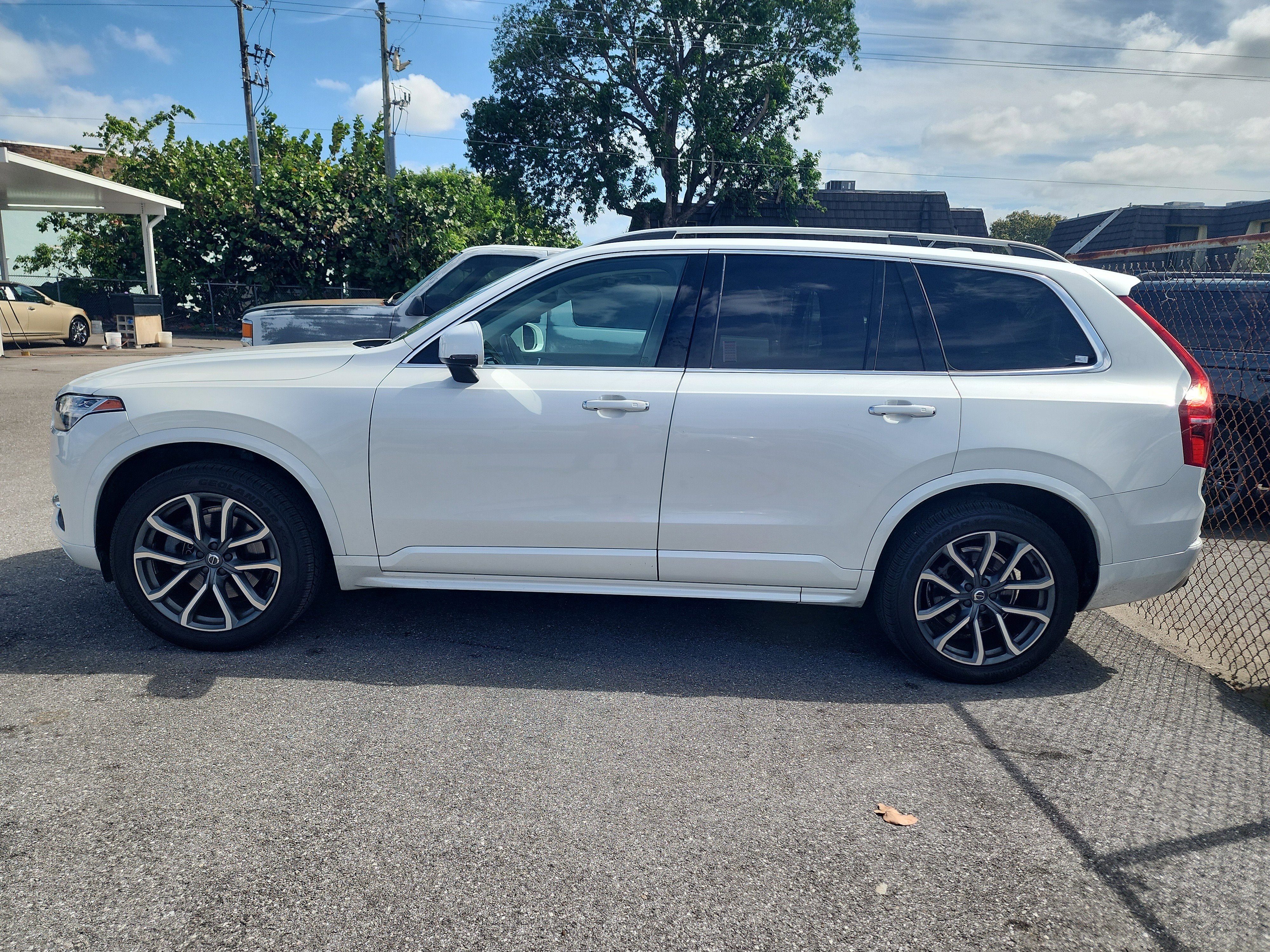 2019 Volvo XC90 Momentum