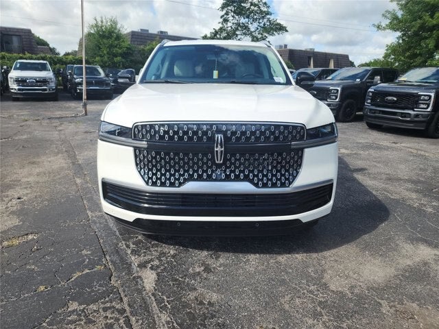 2026 Lincoln Navigator Premiere