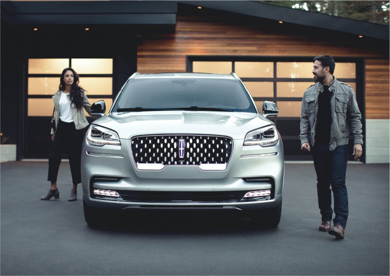 The sparkling grille of the 2023 Lincoln Aviator® Grand Touring model | Al Packer Lincoln in West Palm Beach FL