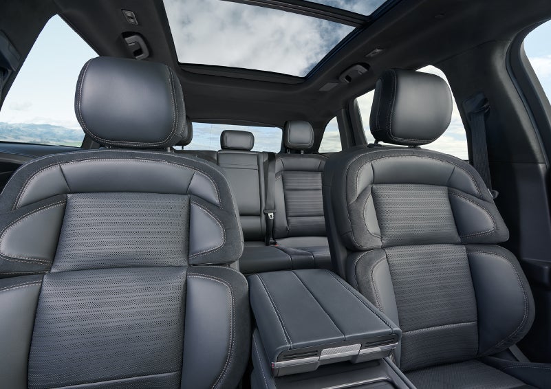 The spacious second row and available panoramic Vista Roof® is shown. | Al Packer Lincoln in West Palm Beach FL