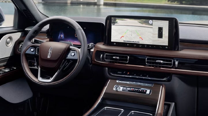 The backup camera of the 2027 Lincoln Aviator® SUV is displayed on screen. | Al Packer Lincoln in West Palm Beach FL